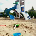 Dom wakacyjny Portowe Całoroczne Letniskowe Jacuzzi Bawialnia Plac Zabaw Rusinowo (Slawno)