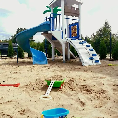 Ferienhaus Portowe Caloroczne Letniskowe Jacuzzi Bawialnia Plac Zabaw Rusinowo (Slawno)