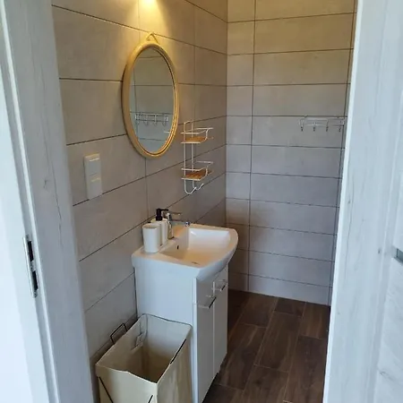 Portowe Caloroczne Letniskowe Jacuzzi Bawialnia Plac Zabaw 펜션 *